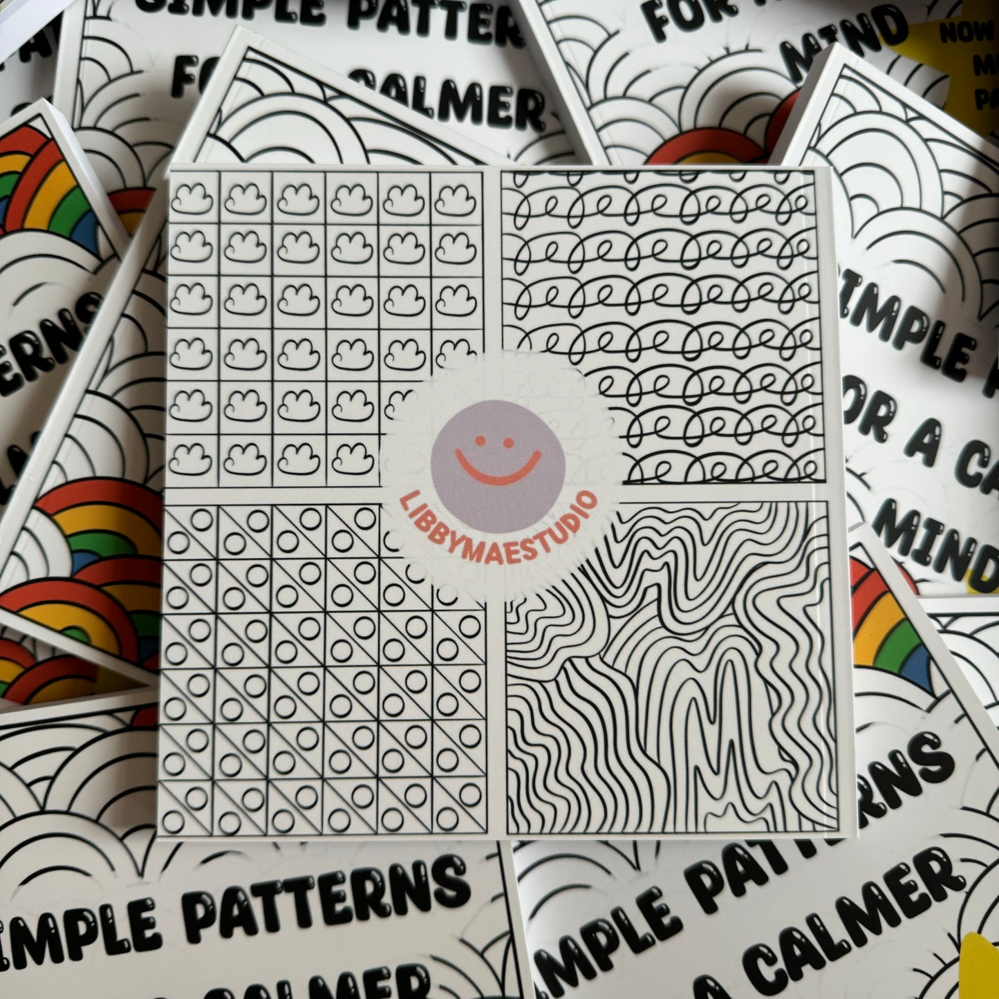 NOW EVEN BIGGER Simple Patterns for a Calmer Mind | Mini Colouring Book