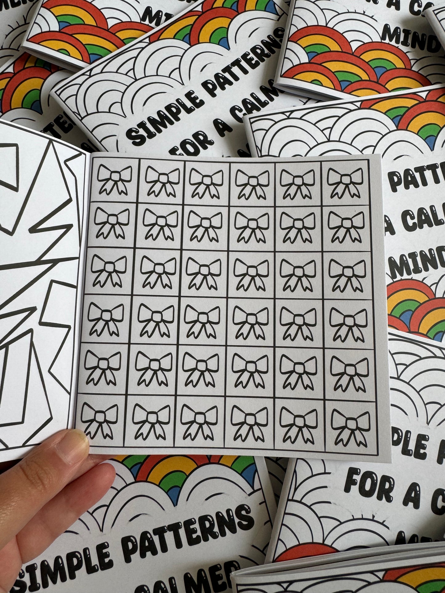 Simple Patterns for a Calmer Mind | Mini Colouring Book